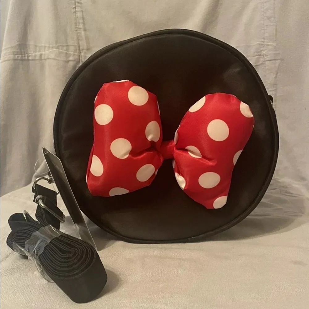 NEW Walt Disney Minnie Mouse Round Crossbody Bag Purse w/ Red Polka Dot Bow